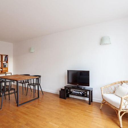 Апартаменты Spacious 1Br | Near City Center & Baby-Friendly! Лион Экстерьер фото