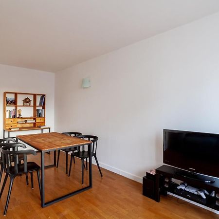 Апартаменты Spacious 1Br | Near City Center & Baby-Friendly! Лион Экстерьер фото